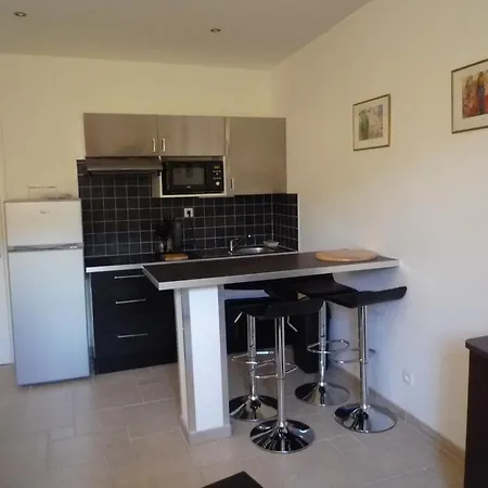 Saint Simon Apartment *