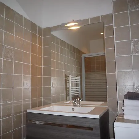 Saint Simon Apartment *